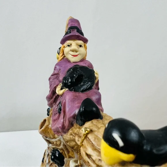 Lights up! Halloween Tree with Witches and Ghouls - Picture 8 of 14